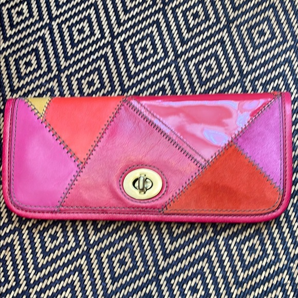 Coach Handbags - Vintage Y2K COACH Lila Patchwork PINK multicolor Clutch wallet pouch 12800
